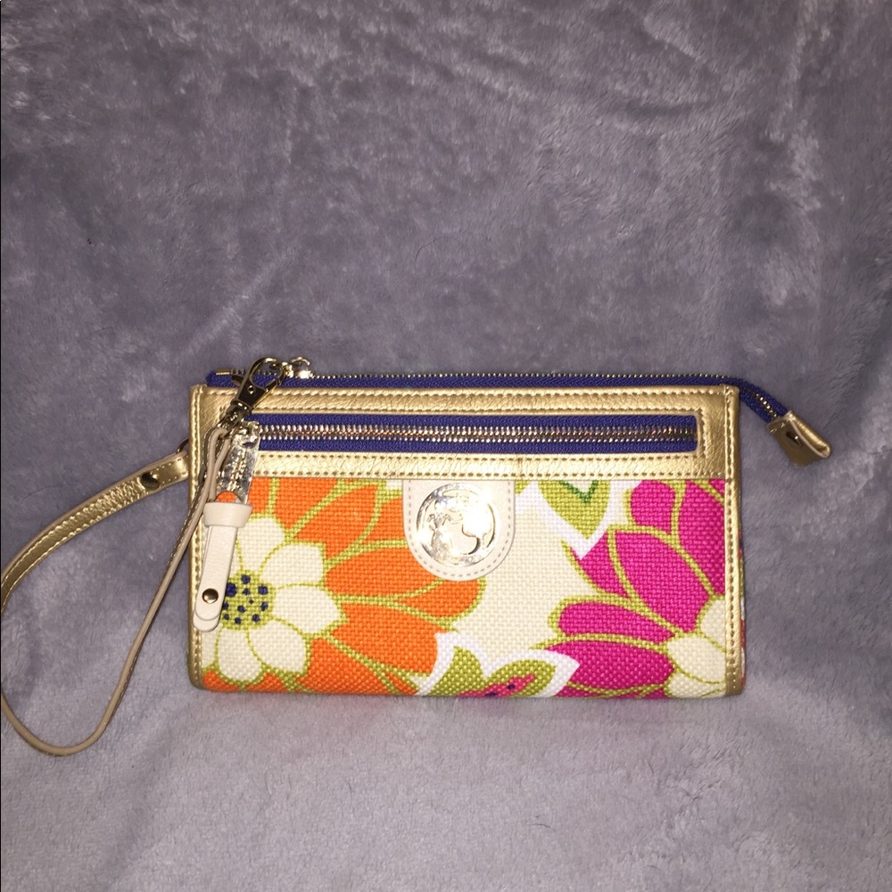 Colorful flower wristlet!